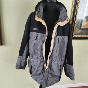 Columbia Men's Black and Gray Performance Jacket